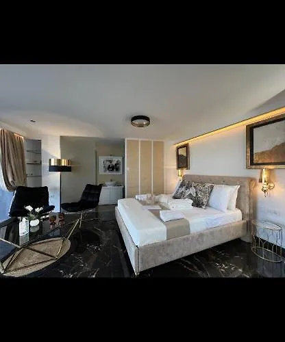 Mare 2 Chania (Crete)